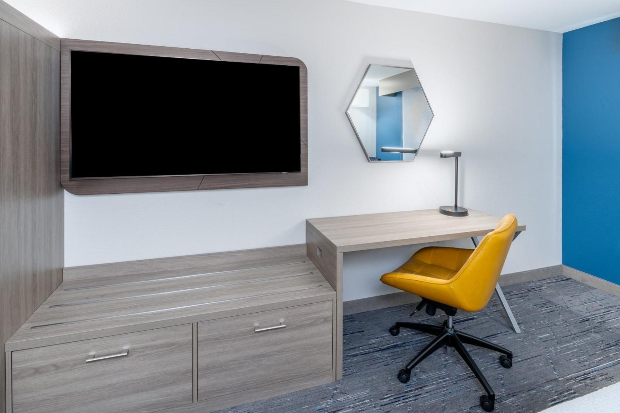 Holiday Inn Express - Colorado Springs - First & Main By Ihg Dış mekan fotoğraf