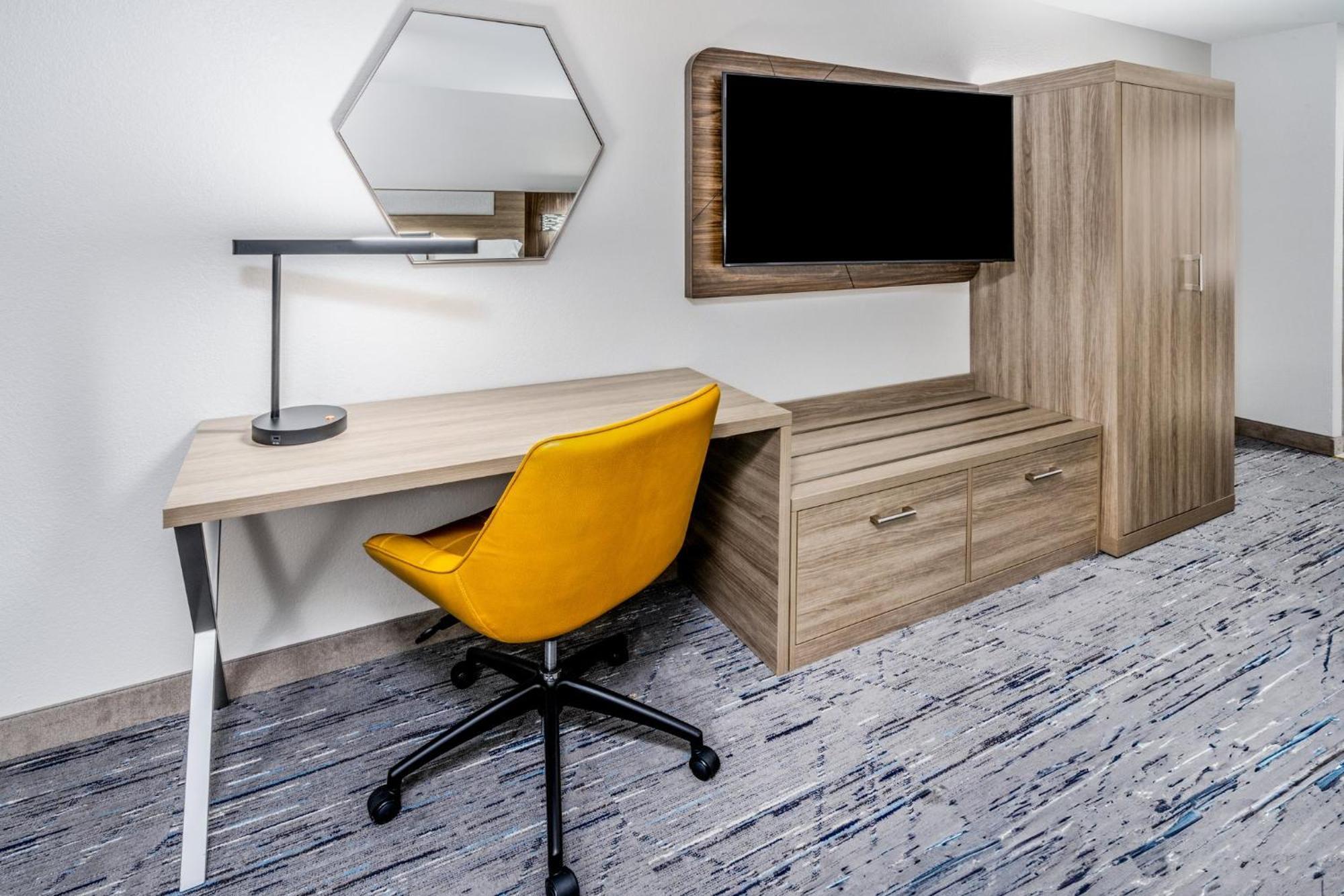 Holiday Inn Express - Colorado Springs - First & Main By Ihg Dış mekan fotoğraf