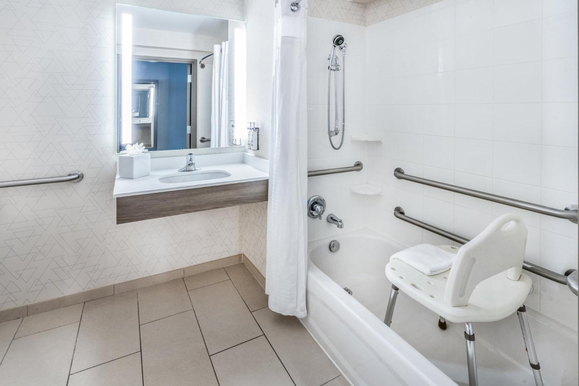 Holiday Inn Express - Colorado Springs - First & Main By Ihg Dış mekan fotoğraf