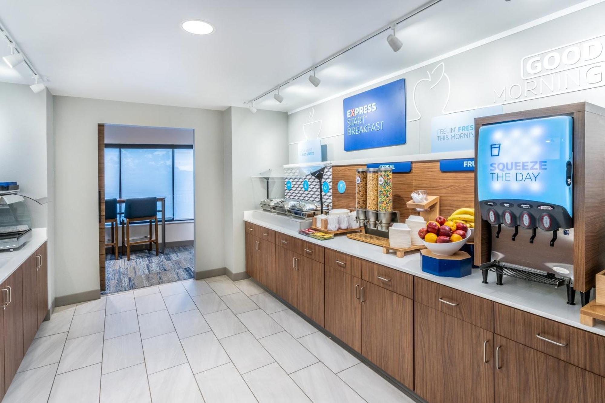 Holiday Inn Express - Colorado Springs - First & Main By Ihg Dış mekan fotoğraf
