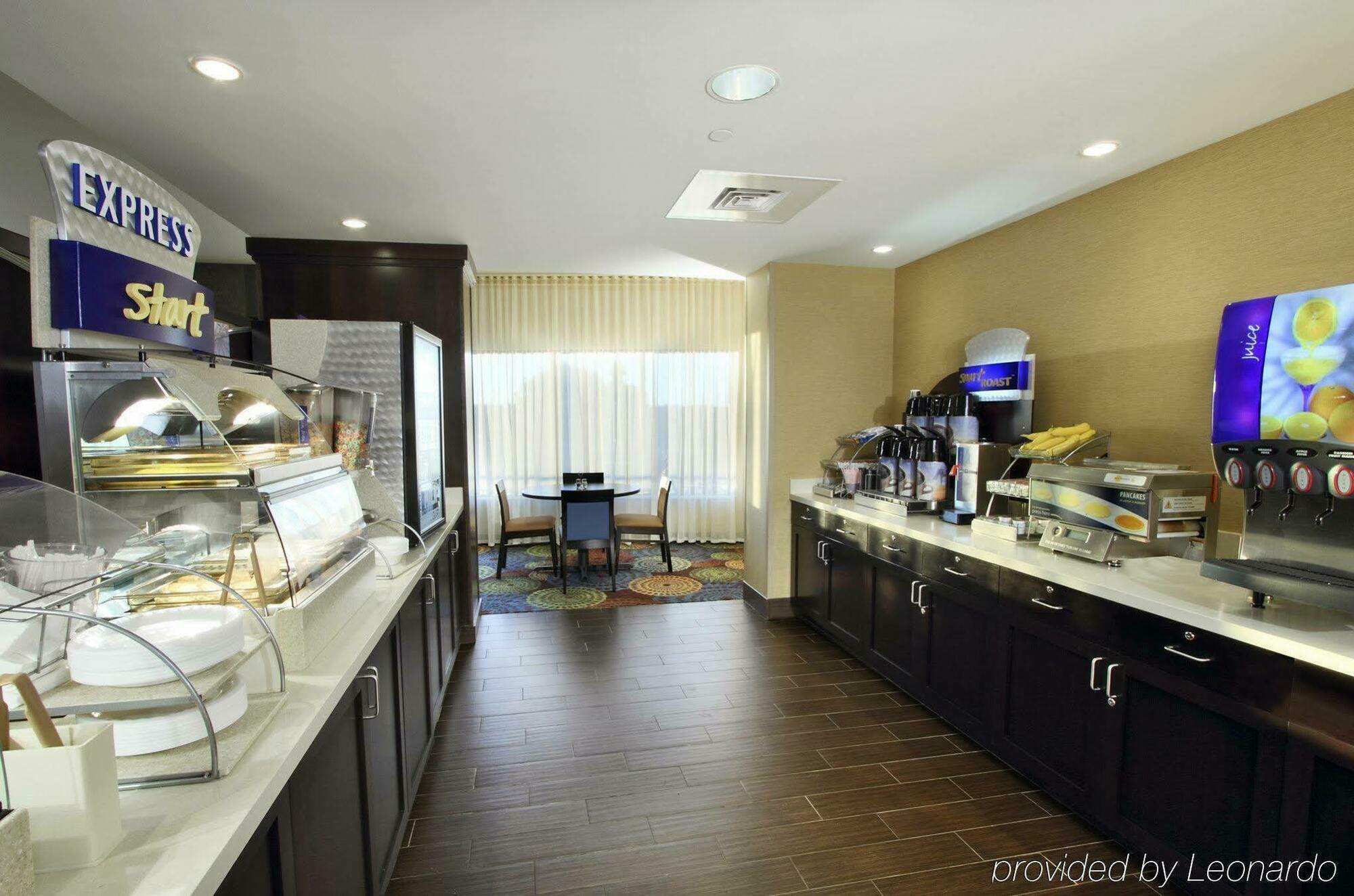 Holiday Inn Express - Colorado Springs - First & Main By Ihg Dış mekan fotoğraf
